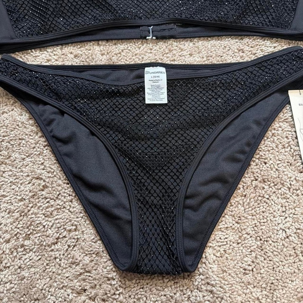 Black bikini set - Picture 2 of 5